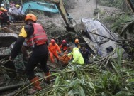 印尼苏门答腊岛因降雨引发的山体滑坡造成至少7人死亡